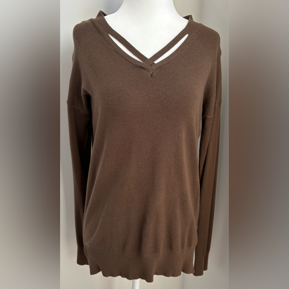 Pink Clover, V-Neck Sweater with Relaxed Fit